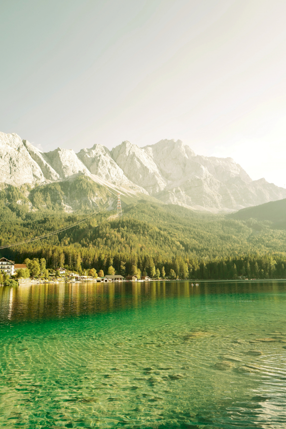 Eibsee at the foot of the highest mountain in Germany