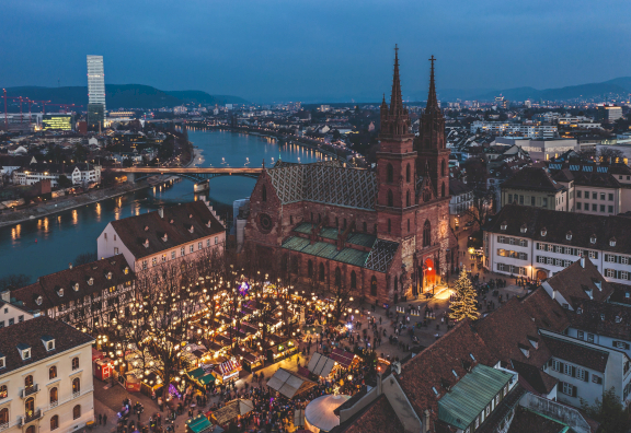 Basel-Muensterplatz-Christmas-Market_swiss-image.ch/Andre Meier